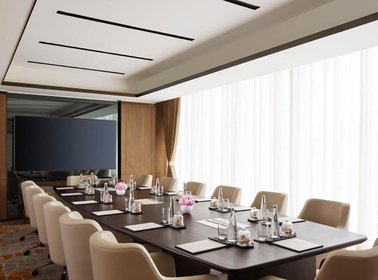 Hotel Taj Wellington Mews Chennai Esterno foto